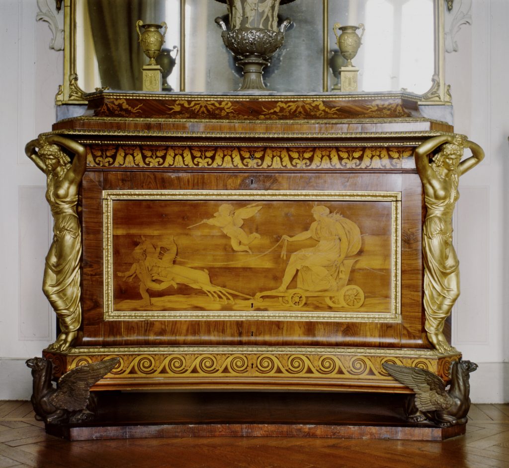 Giuseppe Maggiolini commode Sola Busca